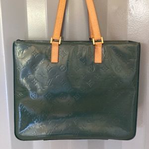 Auth Louis Vuitton Vernis Columbus Shoulder Bag